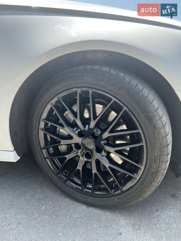 Седан Audi A6 2015 в Днепре