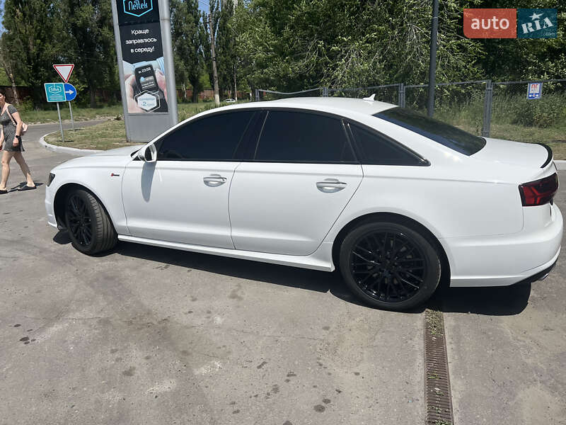 Седан Audi A6 2015 в Днепре