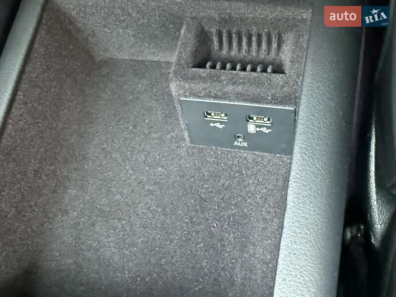 Седан Audi A6 2015 в Киеве