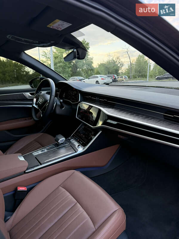 Седан Audi A6 2022 в Киеве
