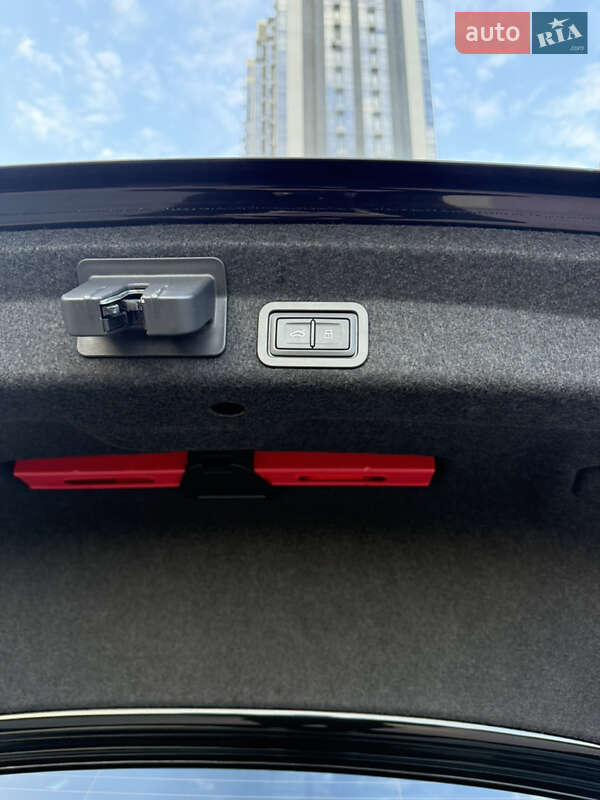Седан Audi A6 2022 в Киеве