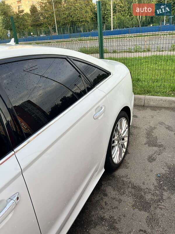 Седан Audi A6 2015 в Киеве