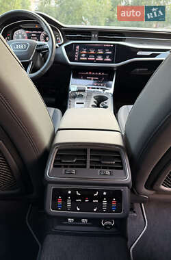Седан Audi A6 2019 в 