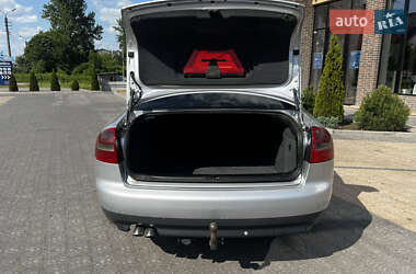Седан Audi A6 2001 в 