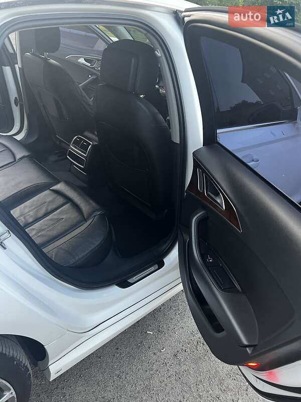 Седан Audi A6 2012 в Золочеве