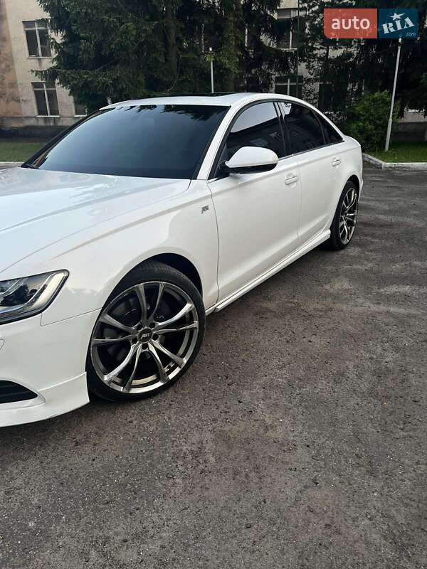Седан Audi A6 2012 в Золочеве