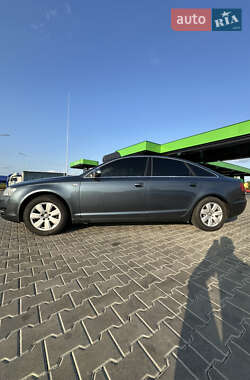 Седан Audi A6 2004 в 