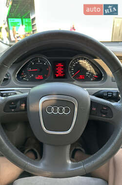 Седан Audi A6 2004 в 