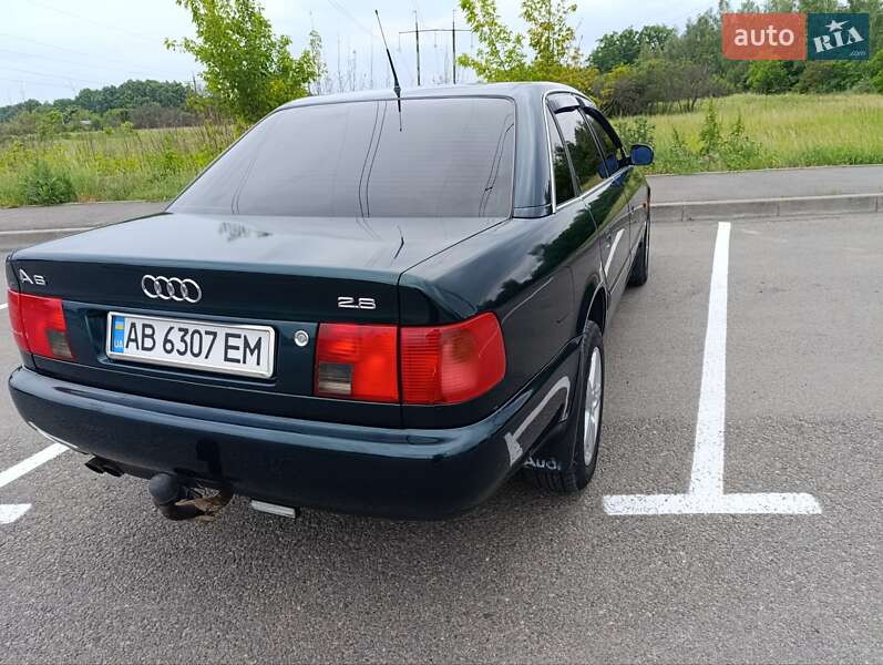 Седан Audi A6 1995 в Ладыжине