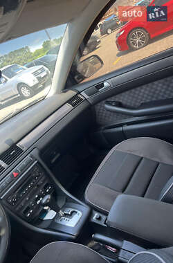 Седан Audi A6 2002 в 