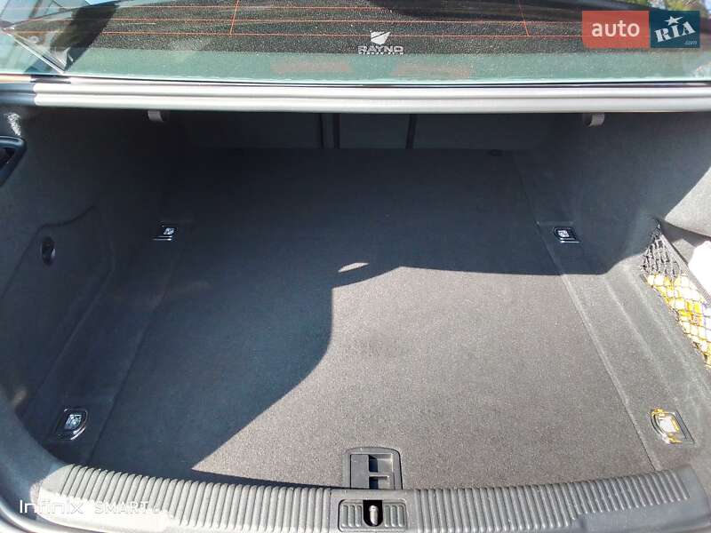 Седан Audi A6 2018 в Новояворовске