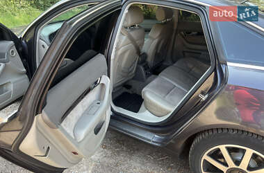 Седан Audi A6 2004 в 