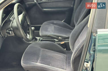 Седан Audi A6 1995 в 