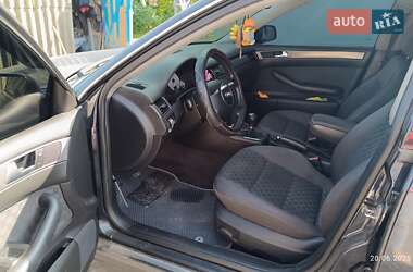 Седан Audi A6 2001 в 