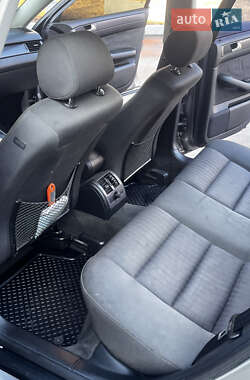 Универсал Audi A6 2004 в 