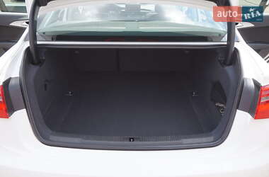 Седан Audi A6 2012 в 