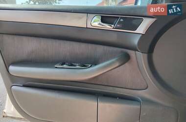 Седан Audi A6 2001 в 