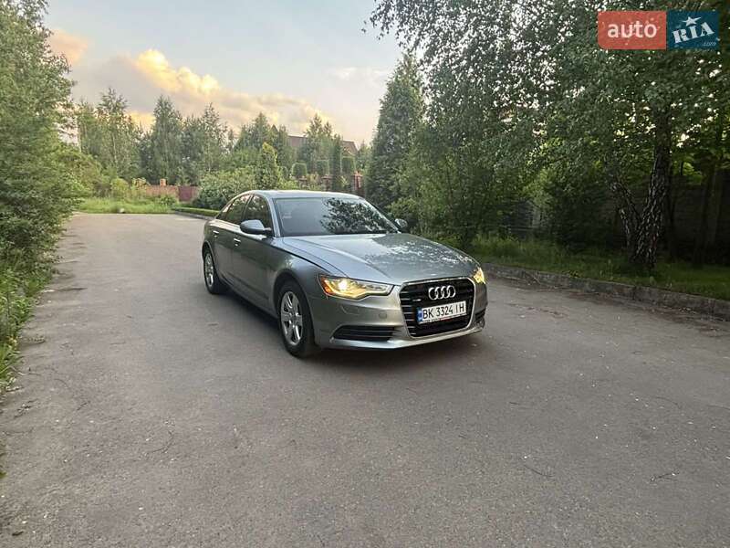 Седан Audi A6 2012 в 