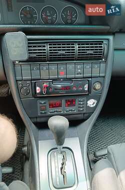 Седан Audi A6 1996 в 