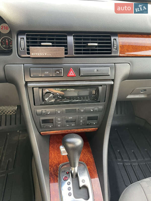 Седан Audi A6 2002 в Запорожье
