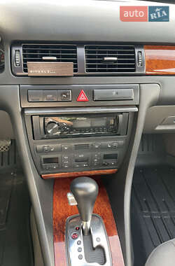 Седан Audi A6 2002 в 
