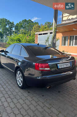 Седан Audi A6 2004 в 