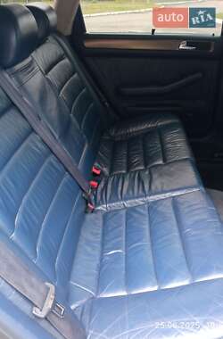 Универсал Audi A6 2001 в 