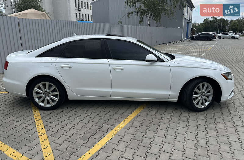 Седан Audi A6 2014 в Киеве