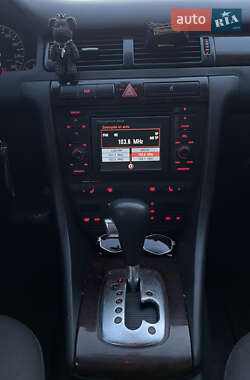 Седан Audi A6 2001 в 