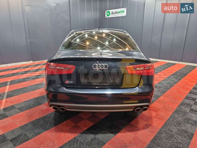 Седан Audi A6 2013 в Коростене