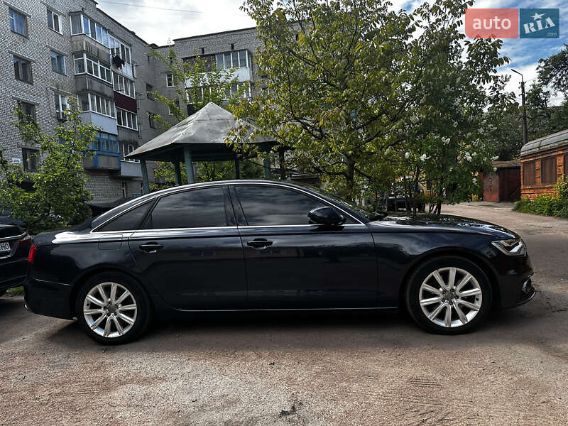 Седан Audi A6 2013 в Коростене