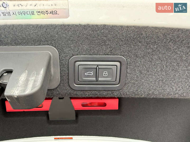 Седан Audi A6 2015 в Киеве