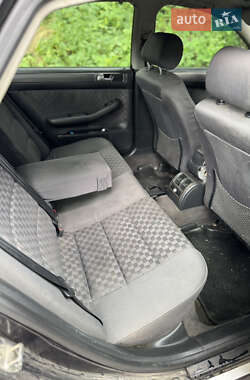 Седан Audi A6 2002 в 