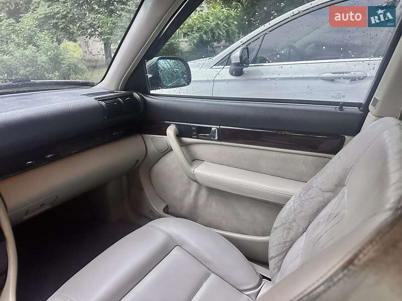 Седан Audi A6 1995 в Глухові