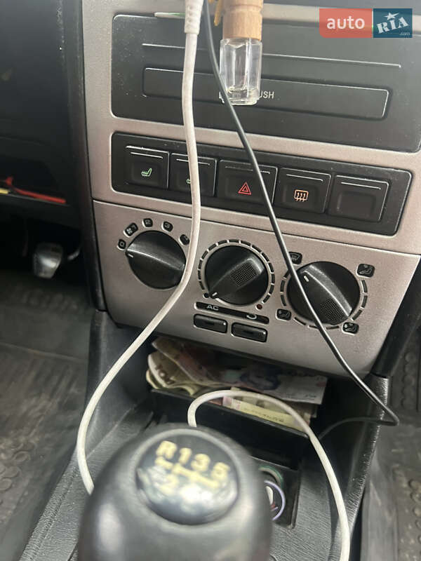 Седан Audi A6 2006 в 