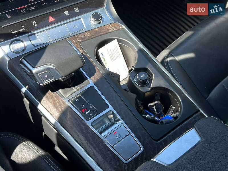 Седан Audi A6 2020 в Ужгороде
