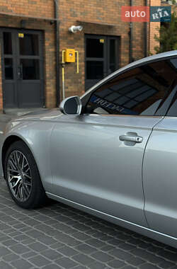 Седан Audi A6 2013 в 