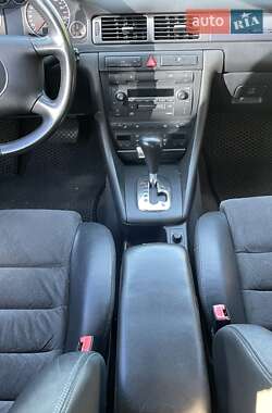 Универсал Audi A6 2003 в 