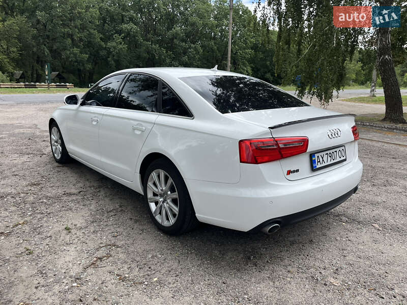 Седан Audi A6 2014 в Краснограде
