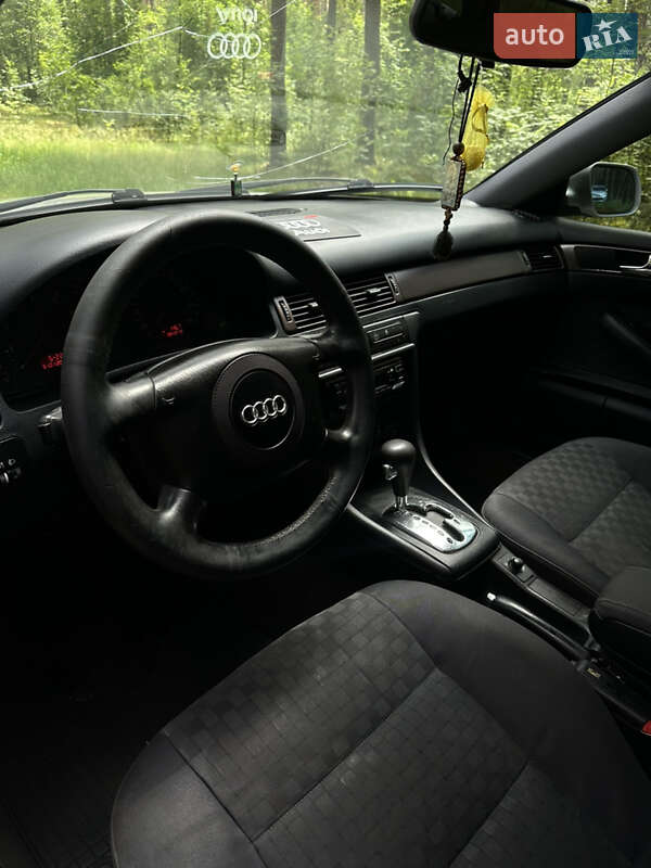 Универсал Audi A6 1999 в Сновске
