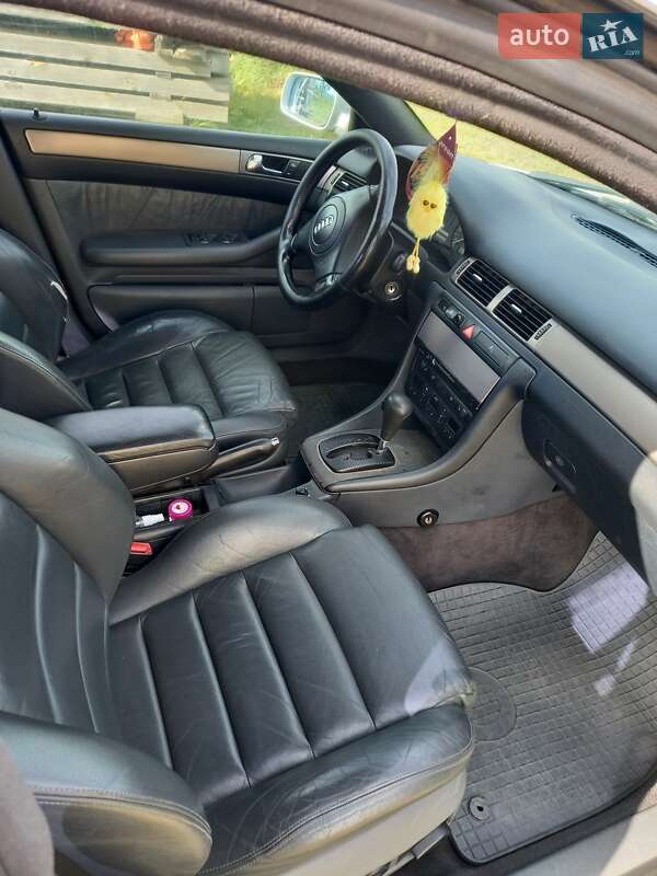 Седан Audi A6 1998 в Сарнах