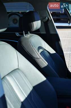 Седан Audi A6 2018 в 
