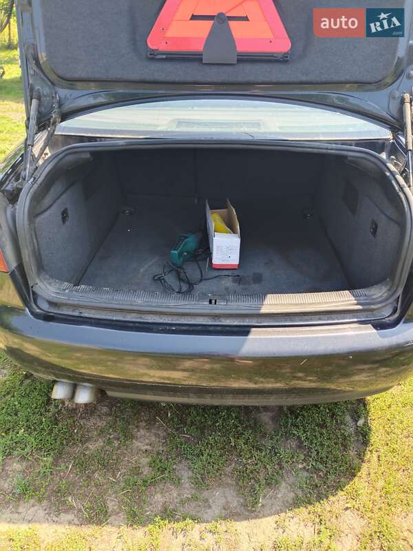 Седан Audi A6 2002 в Днепре