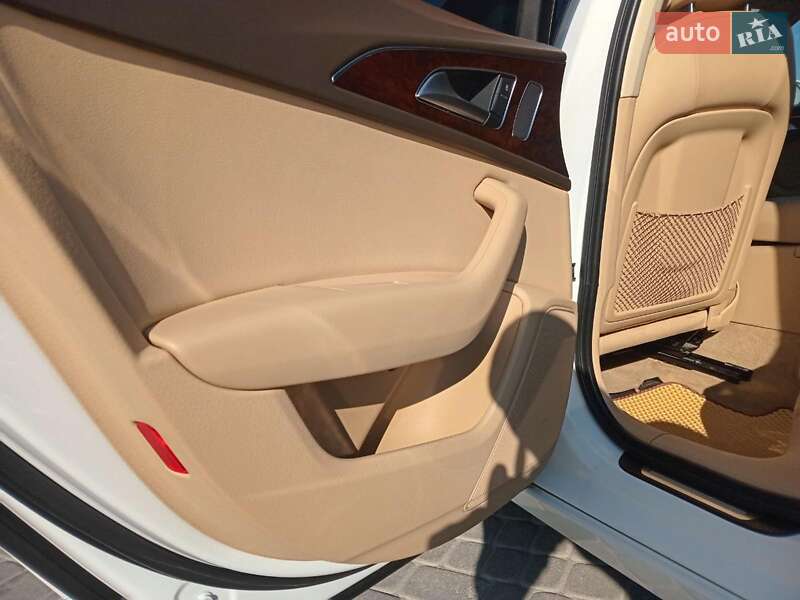 Седан Audi A6 2014 в Львове
