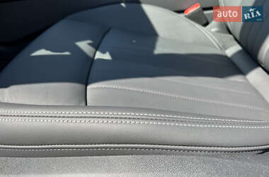 Седан Audi A6 2025 в 