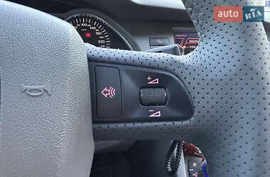 Седан Audi A6 2004 в 