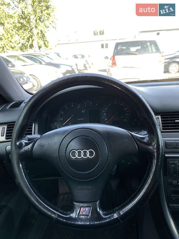 Седан Audi A6 2000 в Луцьку