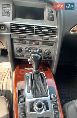 Седан Audi A6 2004 в 