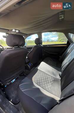 Седан Audi A6 2001 в 