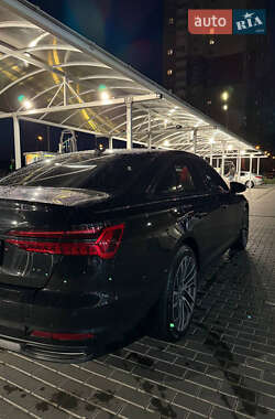 Седан Audi A6 2021 в 